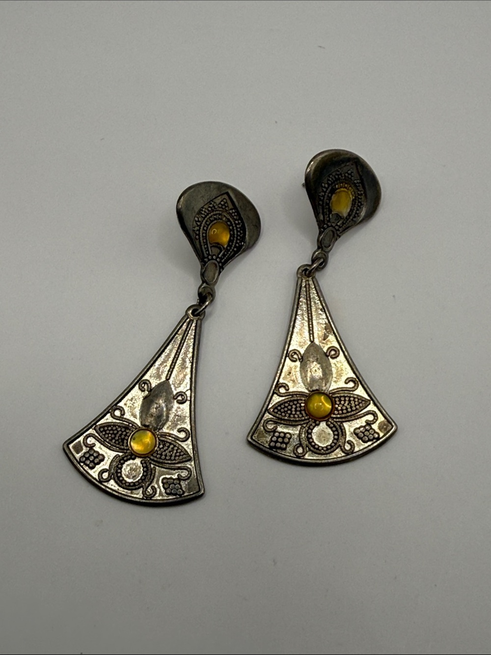 Vintage Southwestern Silver Tone Yellow Dangle Drop Statement Earrings